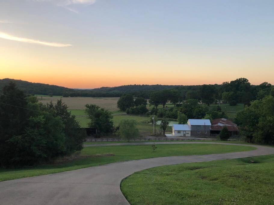 Pleasant Valley Farm Dairy Barn Writer'S Retreat Columbia Buitenkant foto